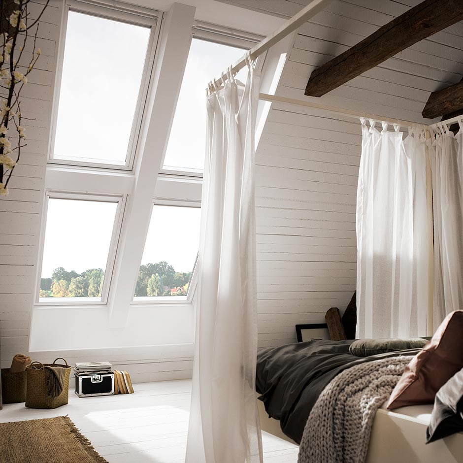 Prikaz vgrajenih štirih oken z obrobo četvorček